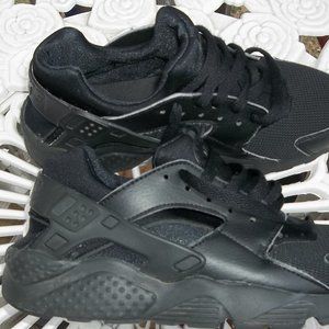 Nike Air Huarache Shoes Size 7Y Worn 4 times Great Clean Like New Condition